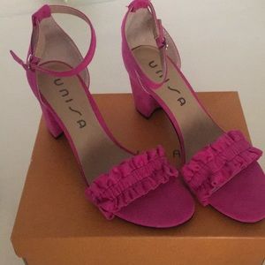 Like new with box Unisa pink fabric sandals